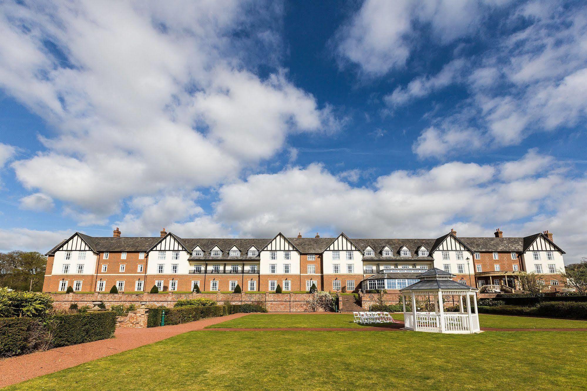 Carden Park Hotel, Golf And Hotel 4*