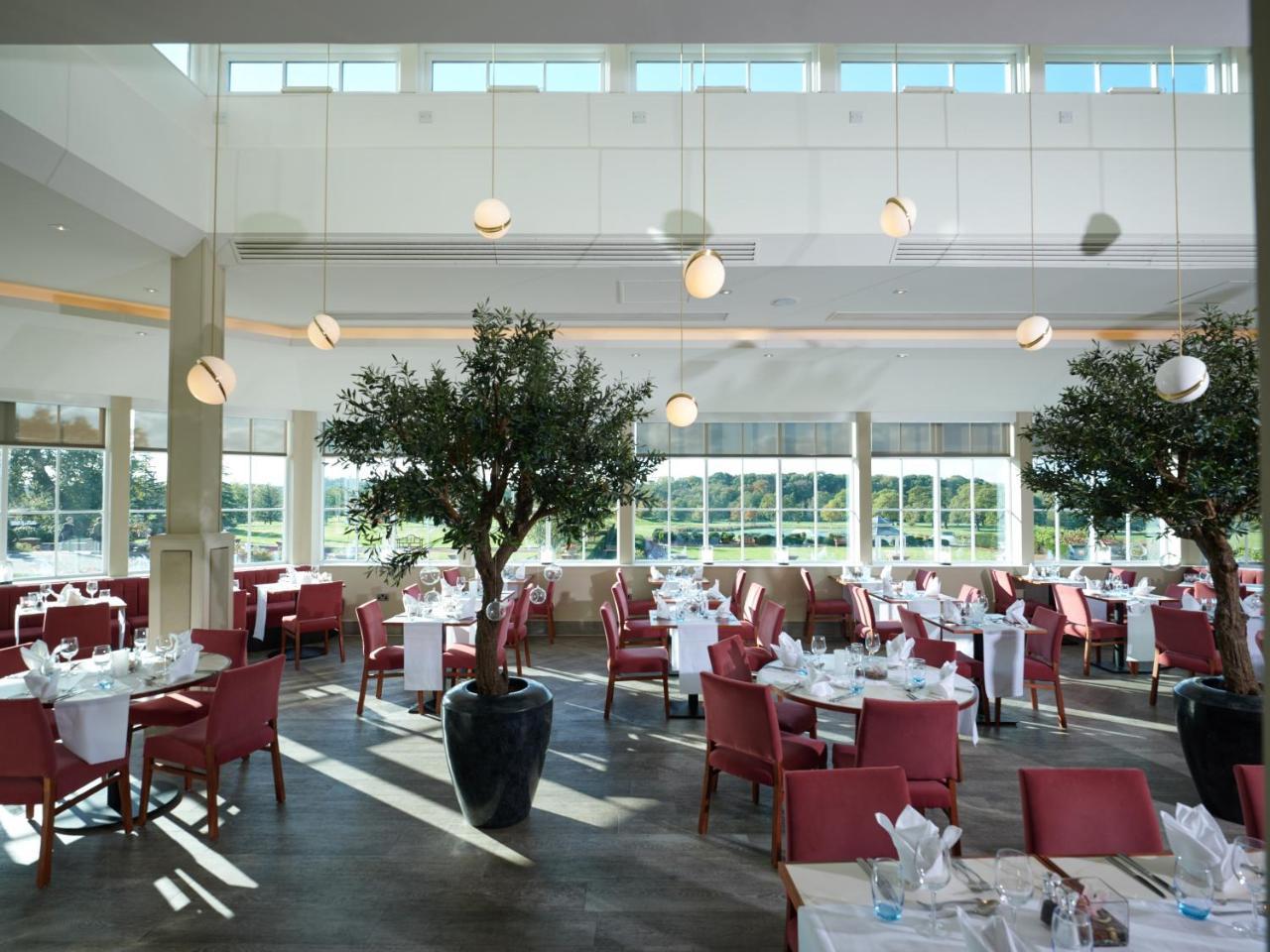 Carden Park Hotel, Golf And Hotel 4*
